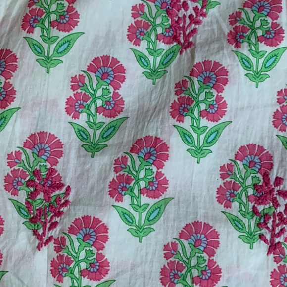 Adorable Mary Marshmallow fine cotton tunic with detailed embroidery. - Picture 5 of 14